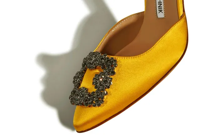 Women Mid Heels Manolo Blahnik HANGISIMU Yellow Satin Jewel Buckle Mules Women Mid Heels Manolo Blahnik HANGISIMU Yellow Satin Jewel Buckle Mules