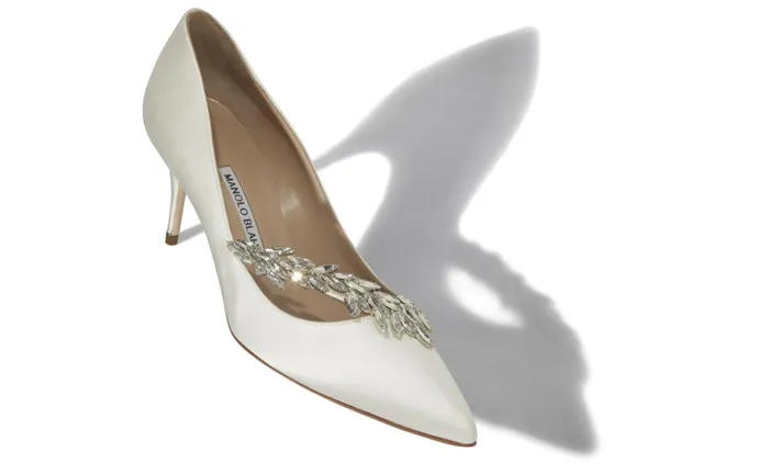 Women Nadira Manolo Blahnik NADIRA 70 White Satin Jewel Buckle Pumps Women Nadira Manolo Blahnik NADIRA 70 White Satin Jewel Buckle Pumps