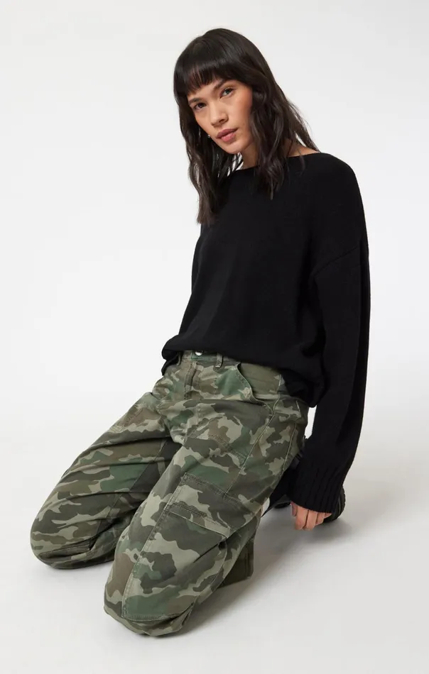 Women Vinnie Barrel Cargo In Khaki Camo Twill Mavi Jeans Pants